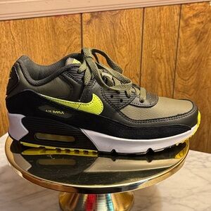 Nike Air Max 90 Olive 5.5 Youth Volt DV3607-200